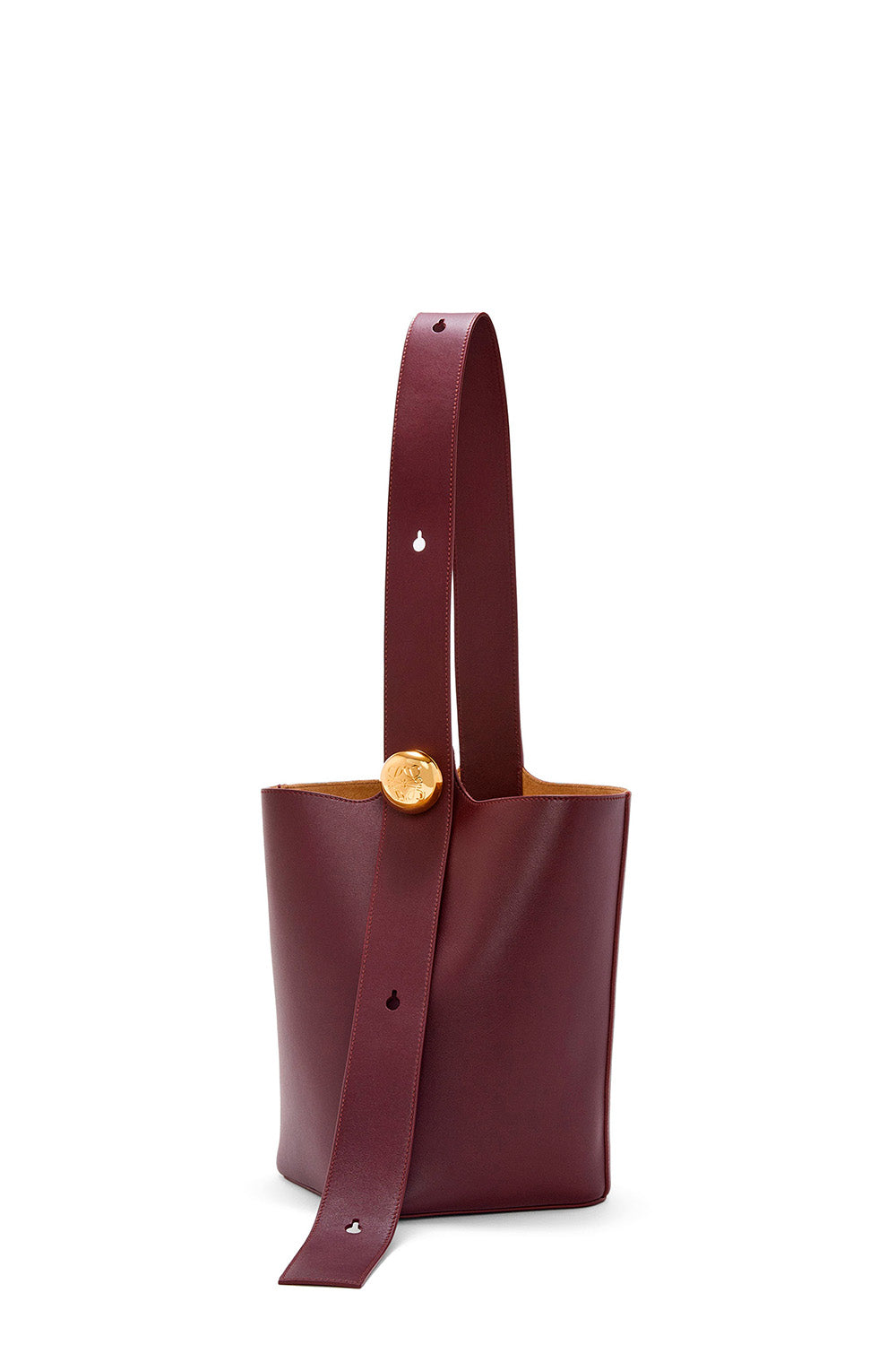 Medium Pebble Bucket In Mellow Calfskin